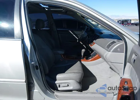 2003 Toyota Camry Xle V6 z USA, uszkodzony, nr VIN 4T1BF32K83U555603